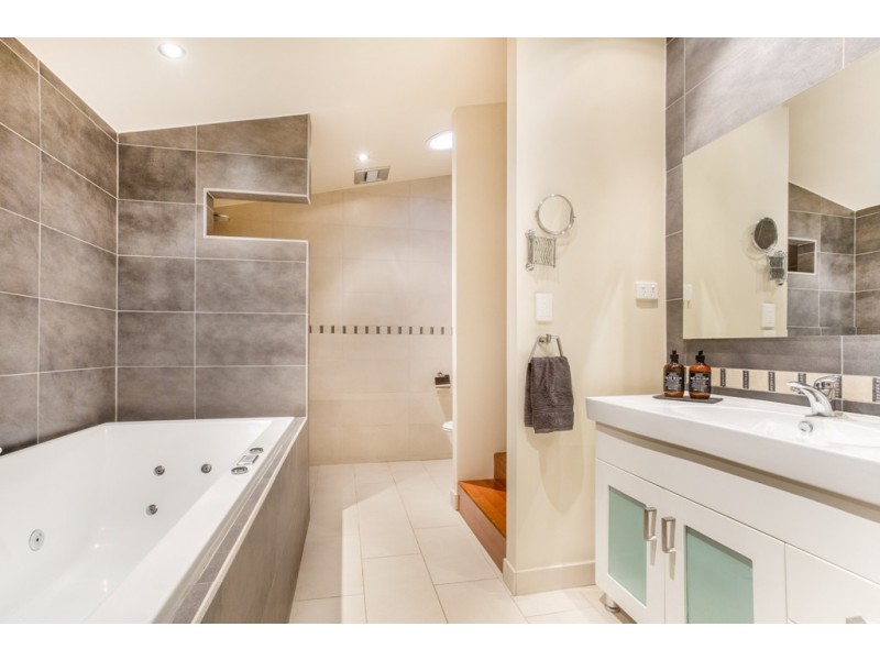 7 Agincourt Street, Grange QLD 4051