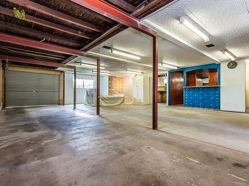 76 Days Road, Grange QLD 4051