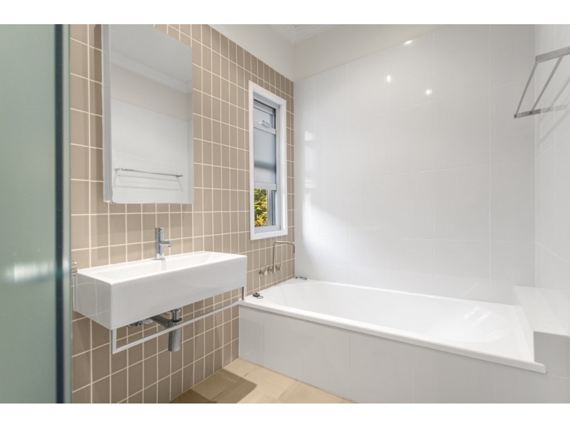 17 Jean Street, Grange QLD 4051