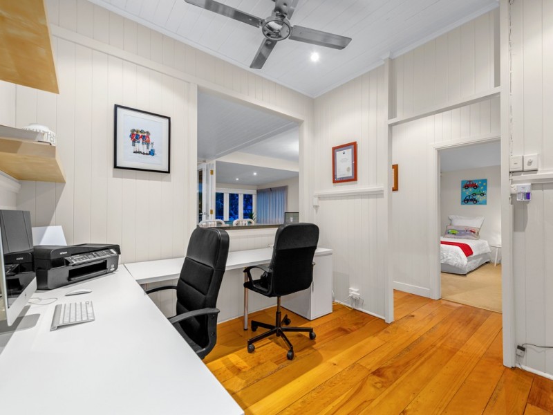 77 Lanham Avenue, Grange QLD 4051