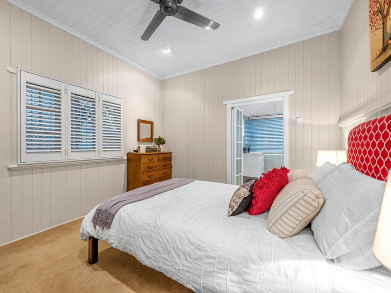 77 Lanham Avenue, Grange QLD 4051