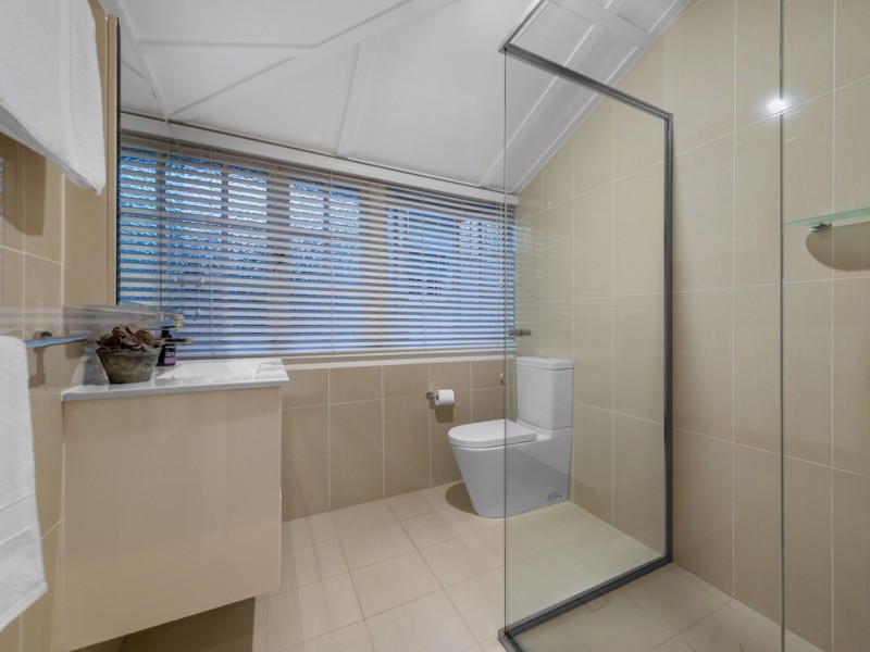 77 Lanham Avenue, Grange QLD 4051