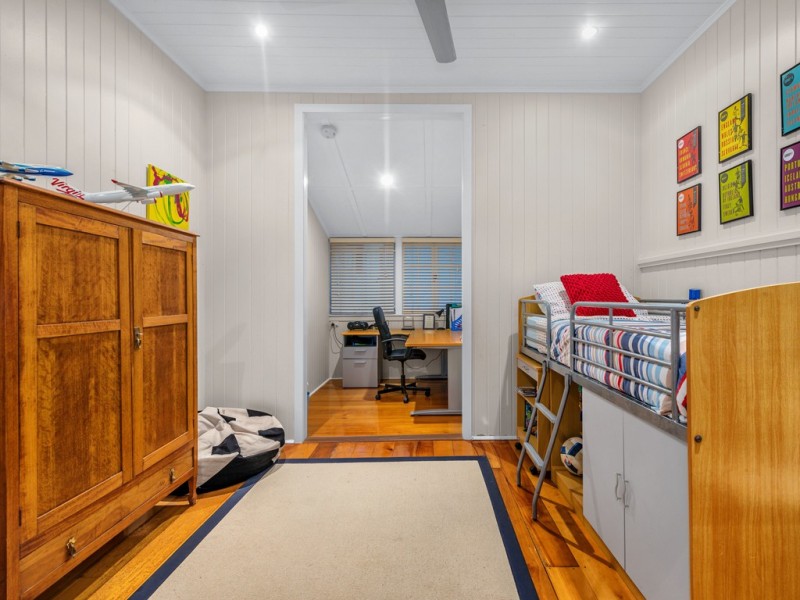 77 Lanham Avenue, Grange QLD 4051