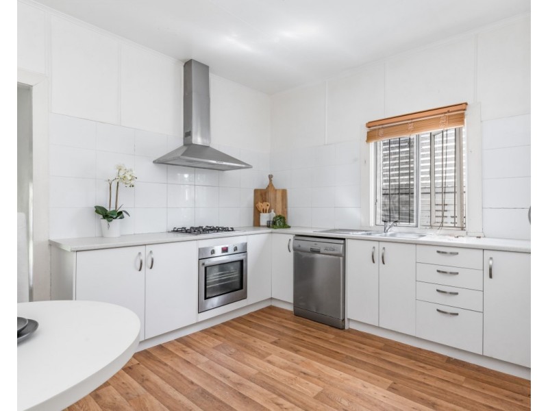 16 Meecham Street, Grange QLD 4051