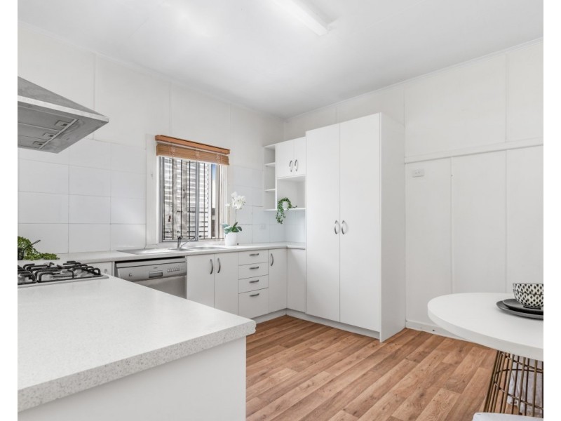 16 Meecham Street, Grange QLD 4051