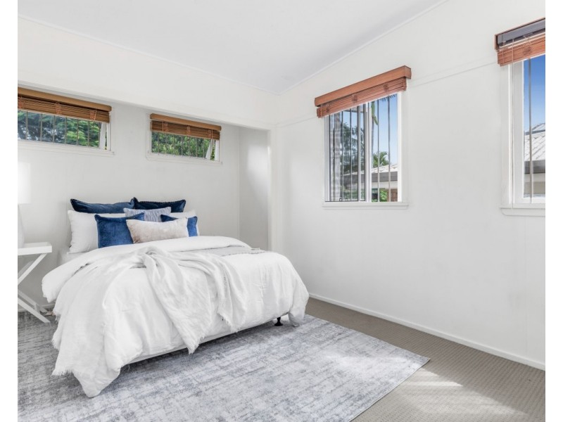 16 Meecham Street, Grange QLD 4051