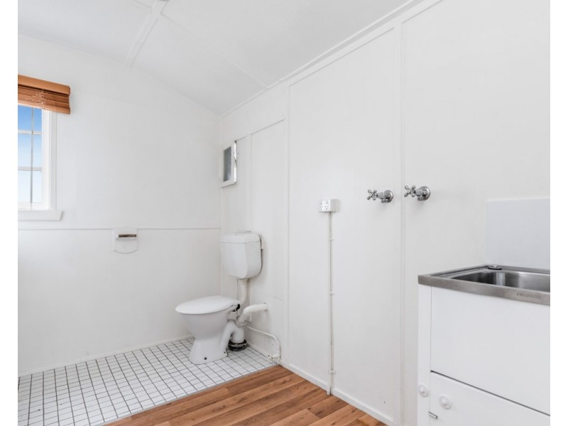 16 Meecham Street, Grange QLD 4051