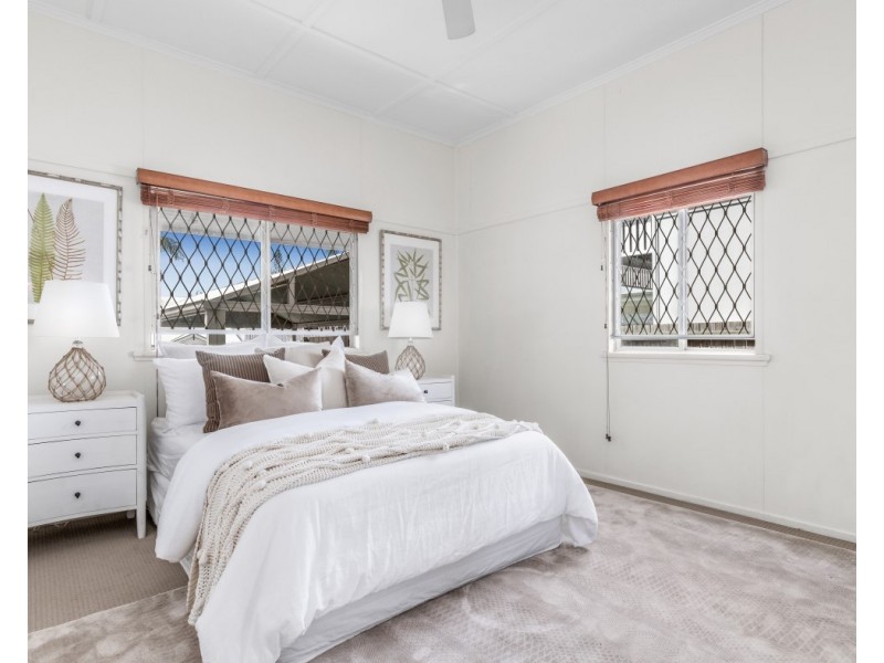 16 Meecham Street, Grange QLD 4051