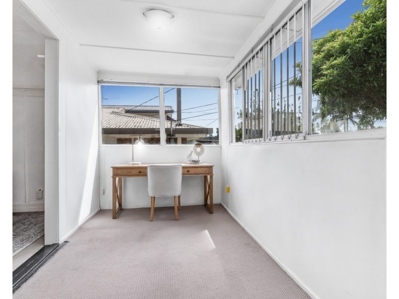 16 Meecham Street, Grange QLD 4051