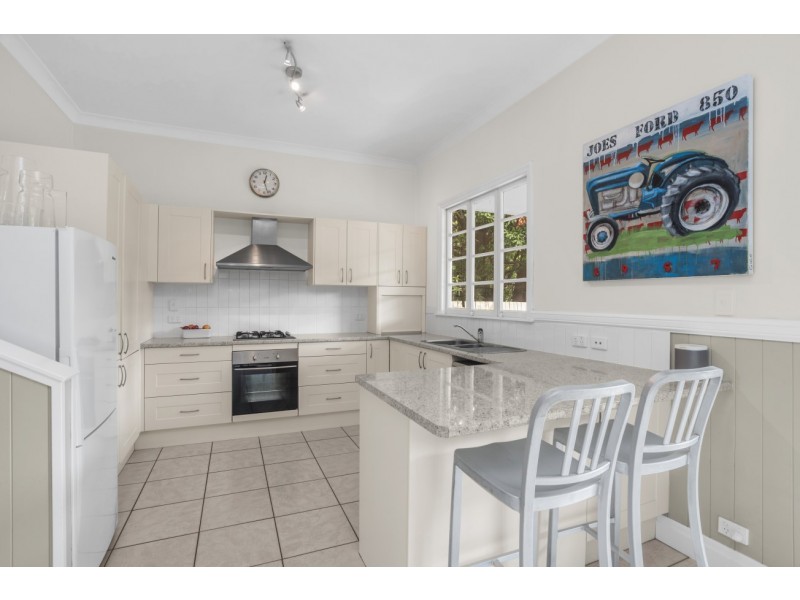 32 Days Road, Grange QLD 4051