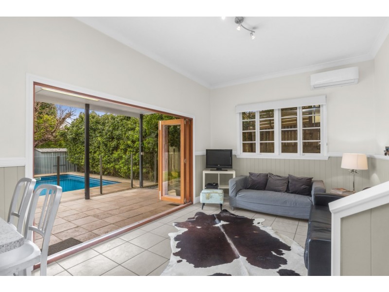 32 Days Road, Grange QLD 4051