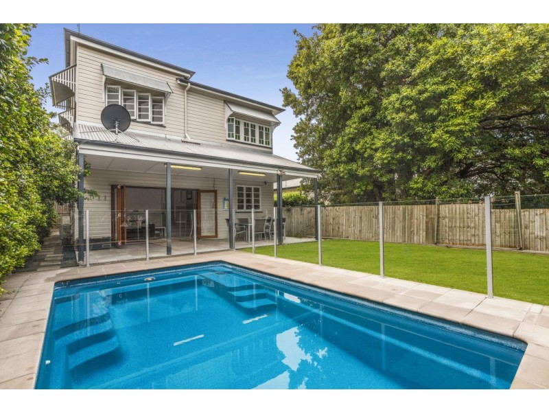 32 Days Road, Grange QLD 4051