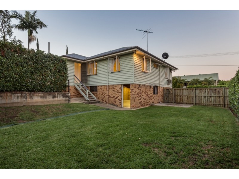 14 Winnam Street, Stafford QLD 4053