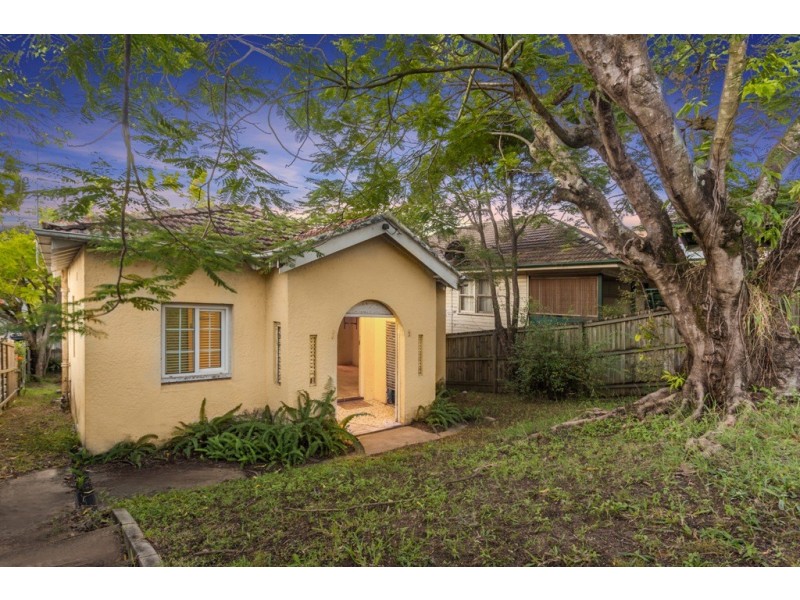 255 Days Road, Grange QLD 4051