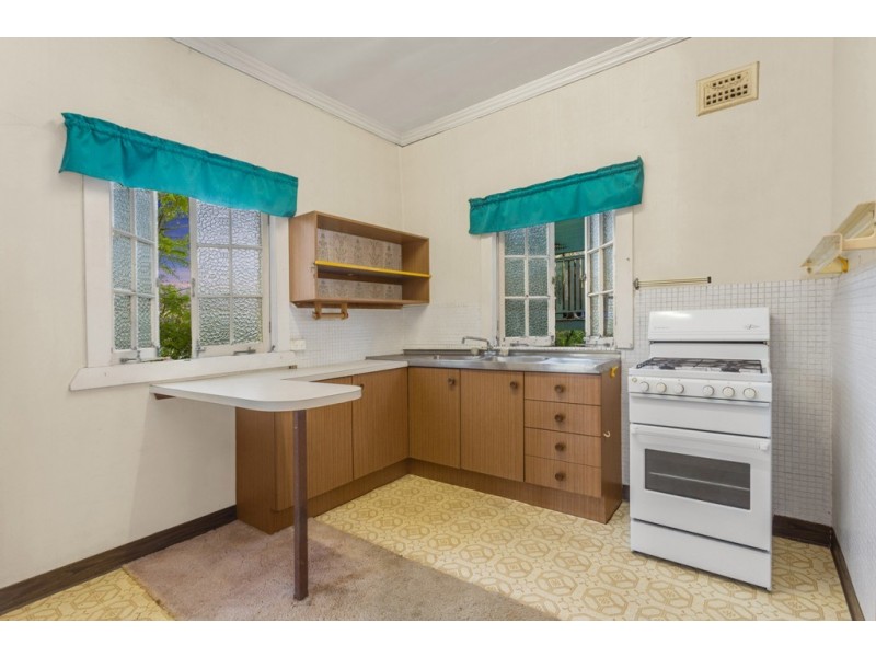 255 Days Road, Grange QLD 4051