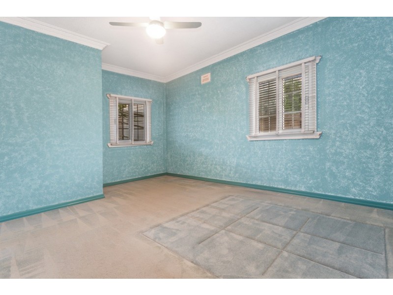 255 Days Road, Grange QLD 4051