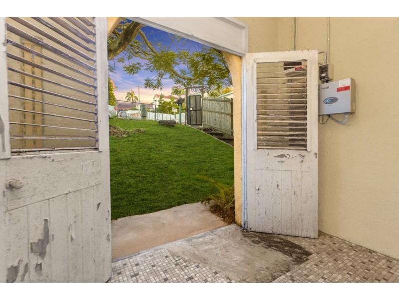 255 Days Road, Grange QLD 4051