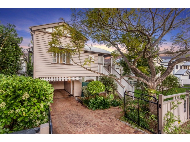 65 Lanham Ave, Grange QLD 4051