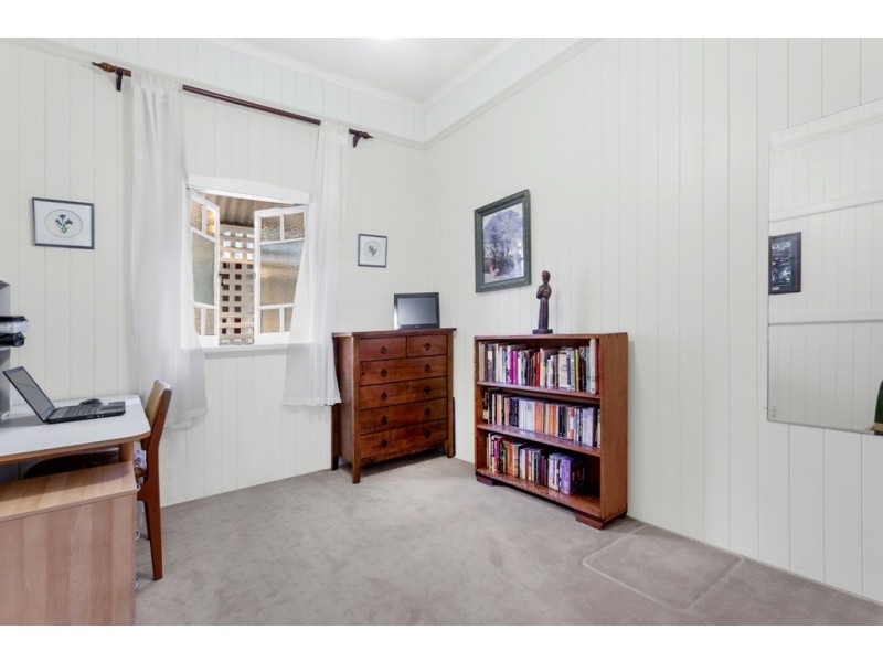 65 Lanham Ave, Grange QLD 4051