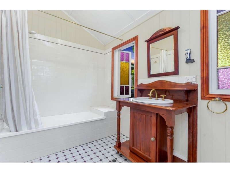 65 Lanham Ave, Grange QLD 4051