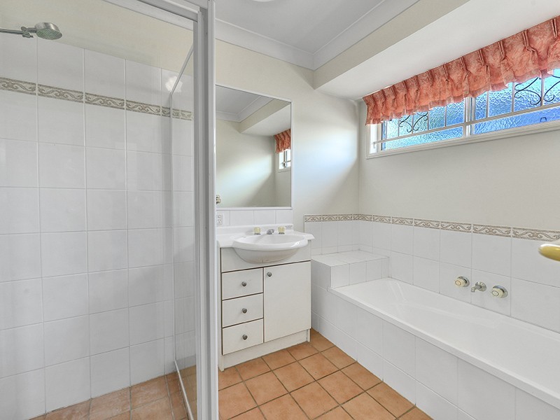 35 Agincourt Street, Grange QLD 4051