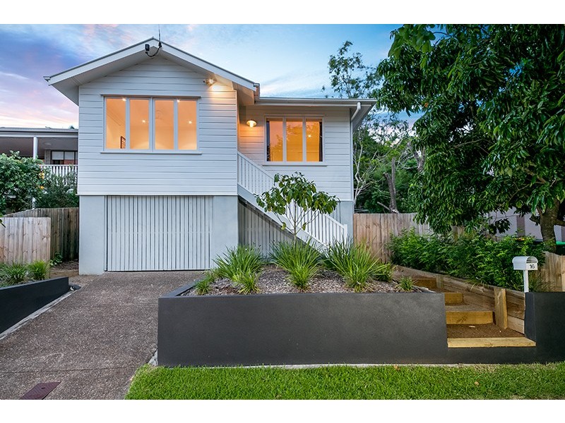 16 Sixth Avenue, Windsor QLD 4030