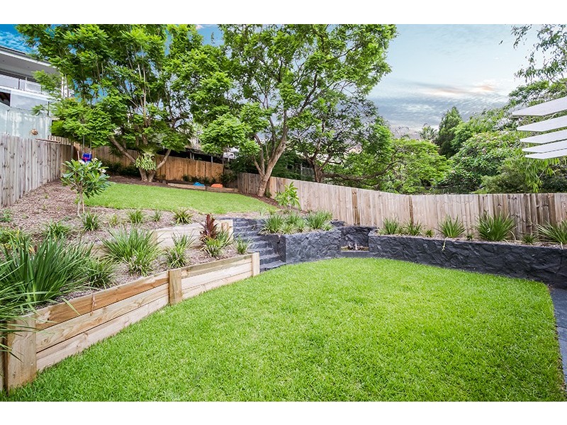 16 Sixth Avenue, Windsor QLD 4030