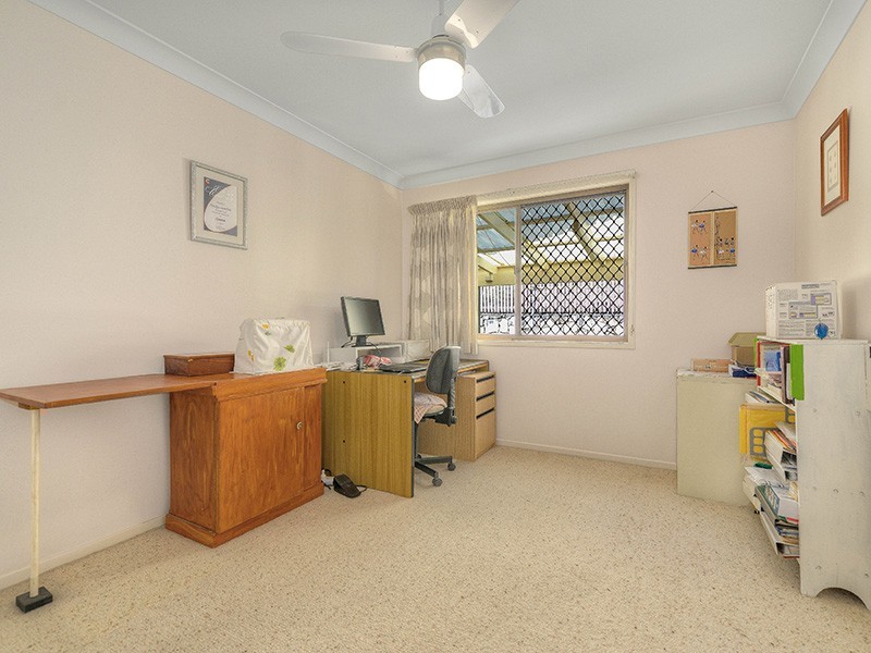 21 Lanchester Street, Stafford Heights QLD 4053