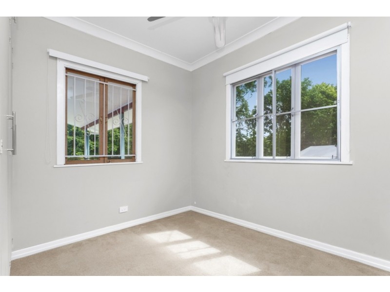 16 Glebe Street, Gordon Park QLD 4031