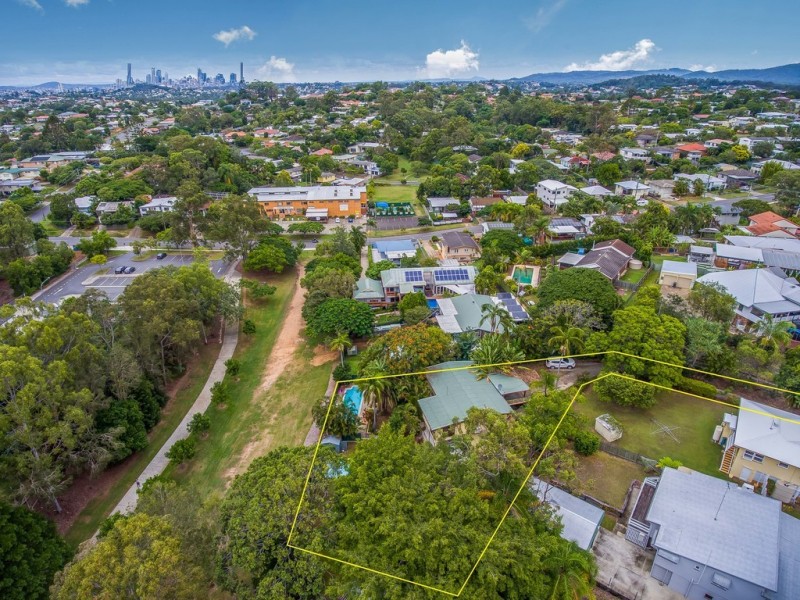 23 Heilbromm Street, Stafford Heights QLD 4053