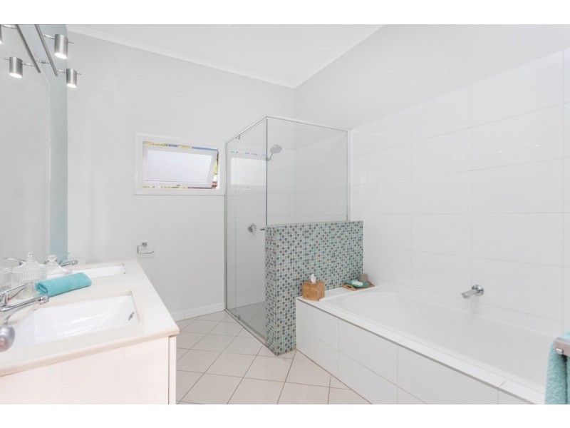 102 Swan Street, Gordon Park QLD 4031