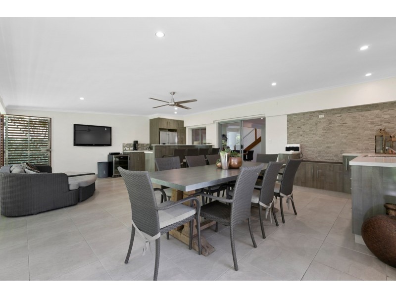 69 Main Avenue, Wavell Heights QLD 4012