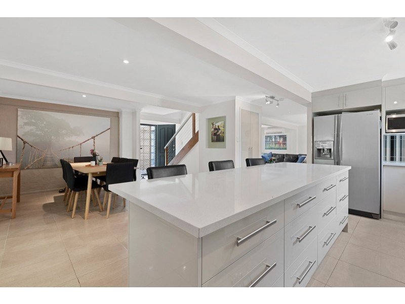 69 Main Avenue, Wavell Heights QLD 4012