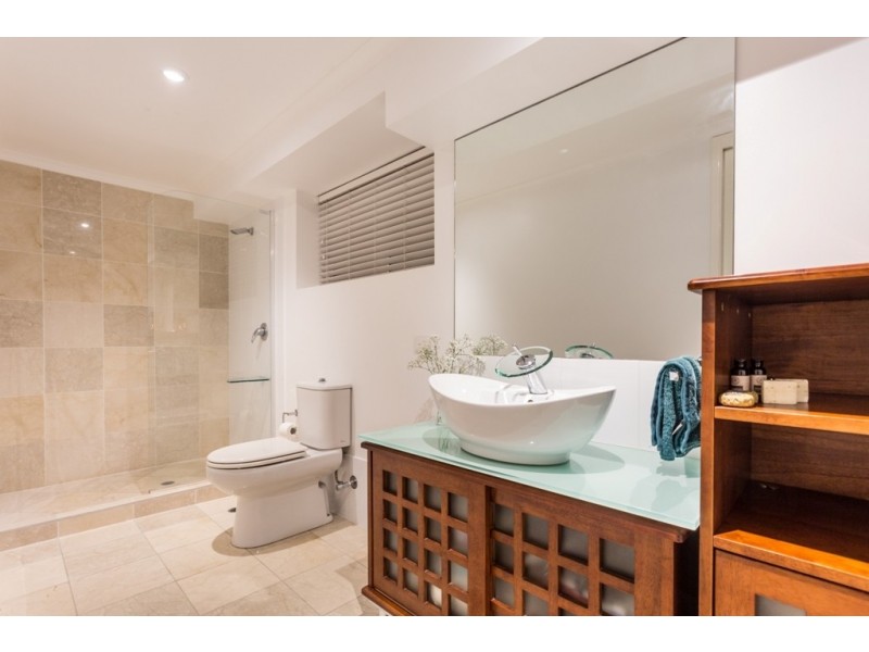 17 Wyman Street, Stafford Heights QLD 4053