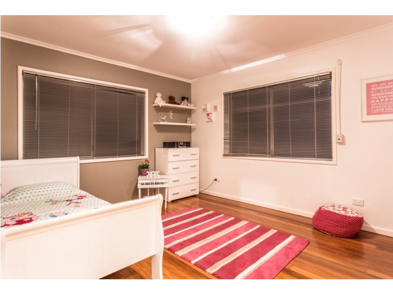 17 Wyman Street, Stafford Heights QLD 4053