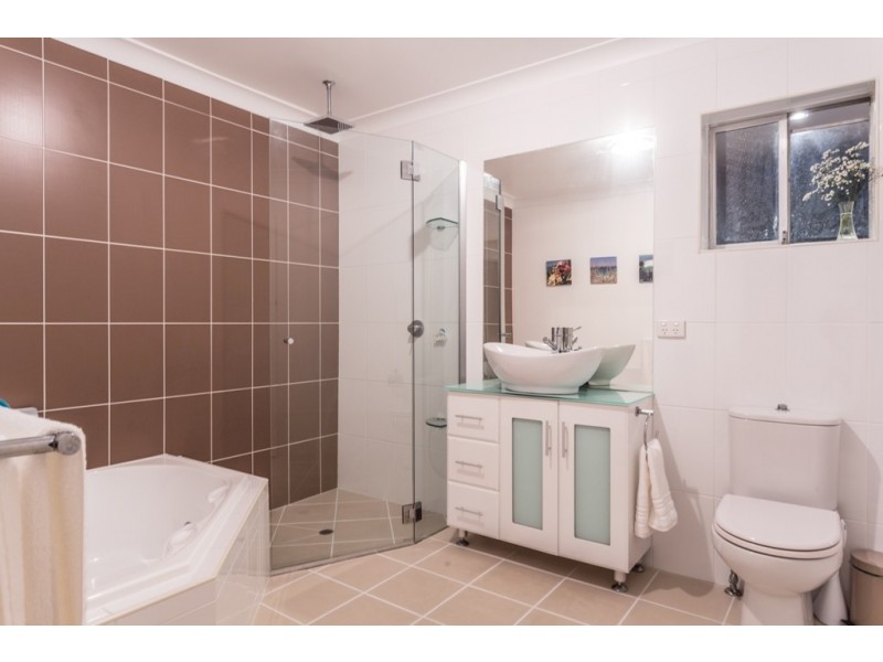 17 Wyman Street, Stafford Heights QLD 4053