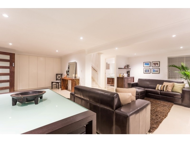 17 Wyman Street, Stafford Heights QLD 4053