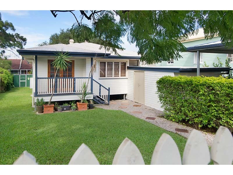 8 Julia Street, Wavell Heights QLD 4012