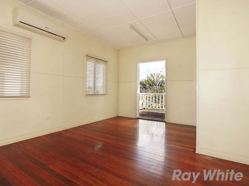 271 Kitchener Road, Stafford Heights QLD 4053