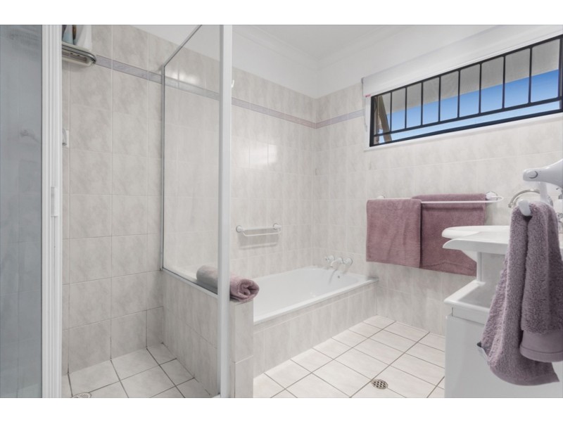 5 Caratel Street, Stafford Heights QLD 4053