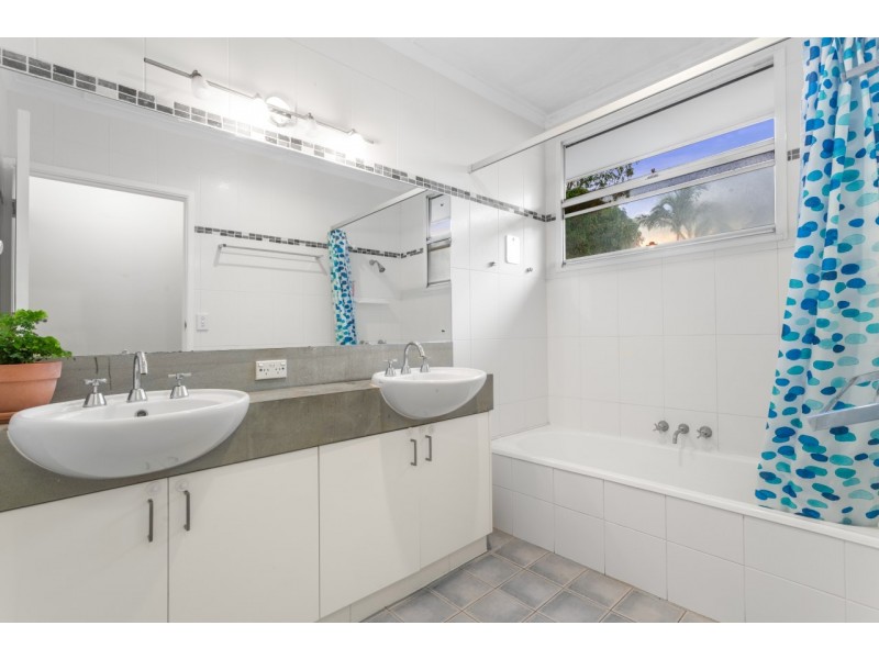 2 Glebe Street, Gordon Park QLD 4031