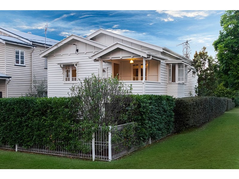 1 Meecham Street, Grange QLD 4051