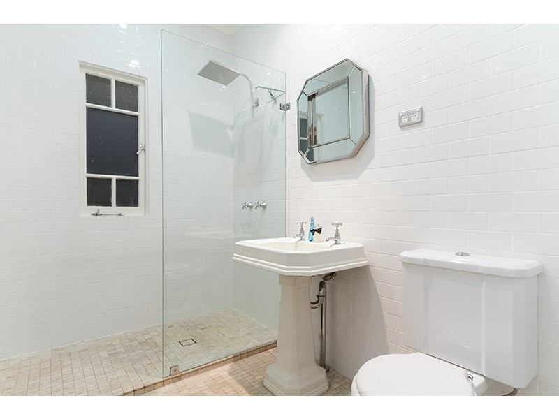 1 Meecham Street, Grange QLD 4051