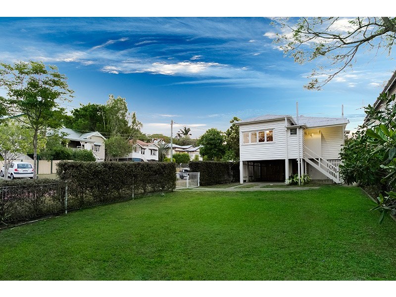 1 Meecham Street, Grange QLD 4051