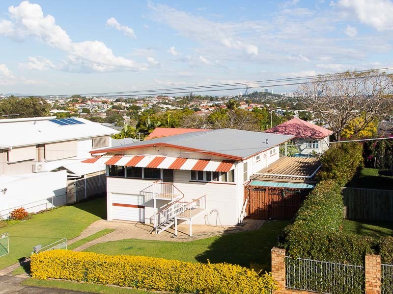 10 Winnam Street, Stafford QLD 4053