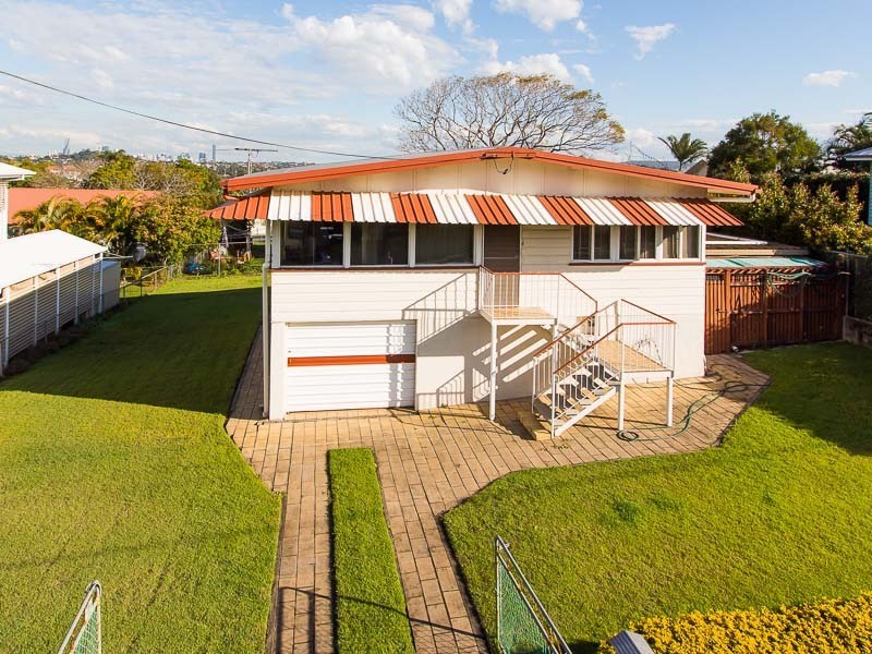 10 Winnam Street, Stafford QLD 4053