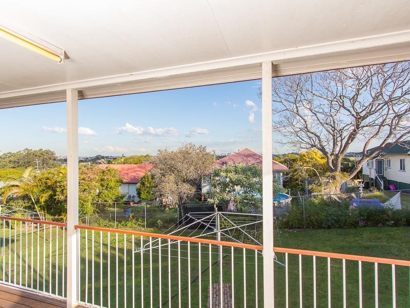 10 Winnam Street, Stafford QLD 4053