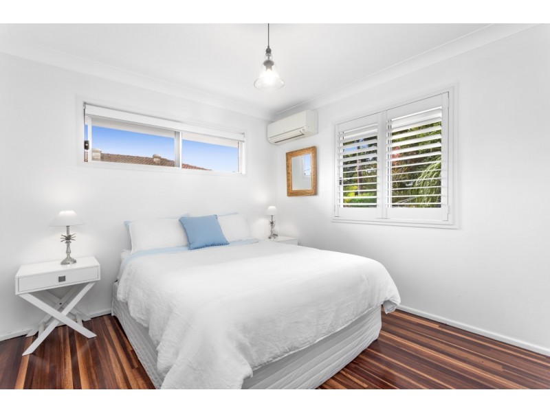 1 Euratha Street, Stafford Heights QLD 4053