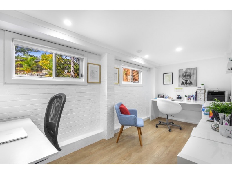 1 Euratha Street, Stafford Heights QLD 4053