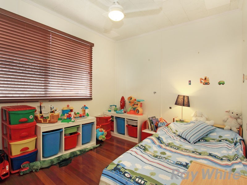 78 Falkirk Street, Stafford Heights QLD 4053